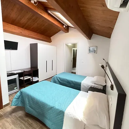 Olivi Affitta 3*