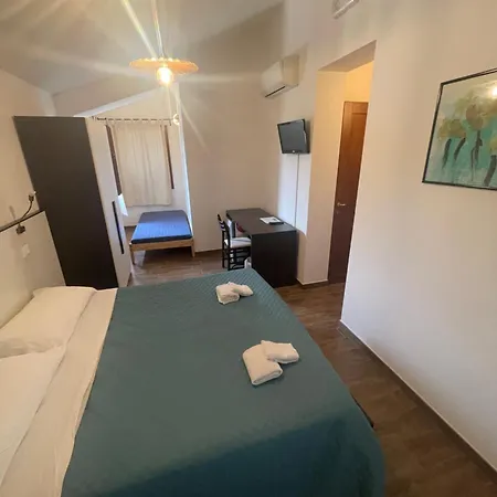 Olivi Affitta 3*